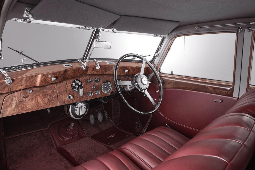 Bentley Corniche Saloon by Mulliner Recreation 2019 года