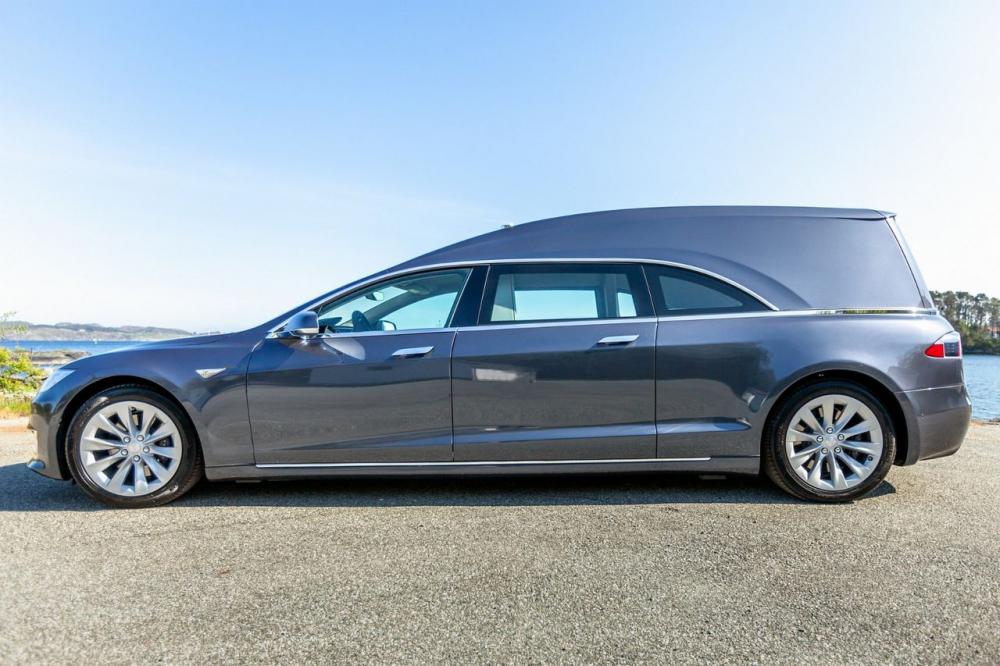 Tesla Model S Begravelsesbil 2018 года