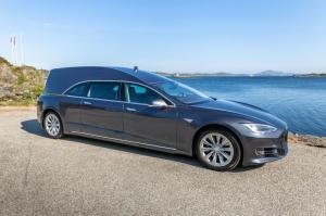 Tesla Model S Begravelsesbil 2018 года