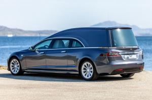 Tesla Model S Begravelsesbil 2018 года