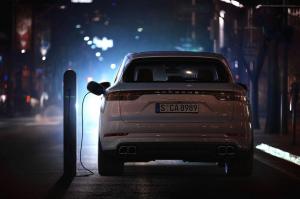 Porsche Cayenne Turbo S E-Hybrid 2019 года