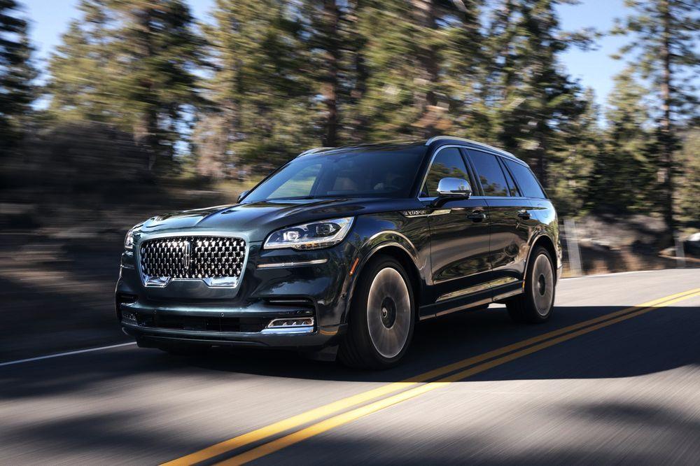 Lincoln Aviator Hybrid 2019 года
