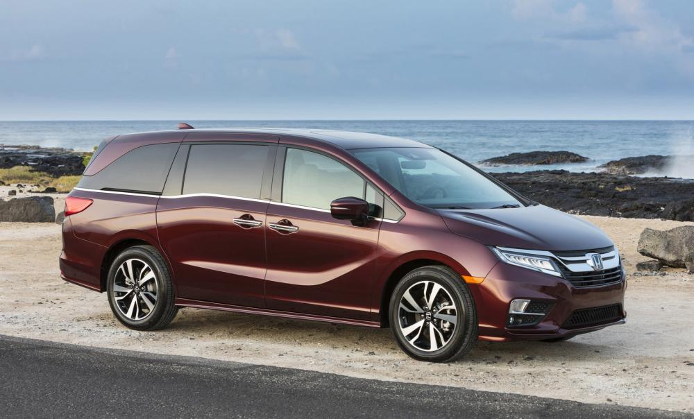 Минивэн Honda Odyssey продолжает успешно лавировать на рынке и получает обновление