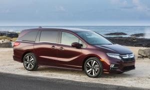 Минивэн Honda Odyssey продолжает успешно лавировать на рынке и получает обновление