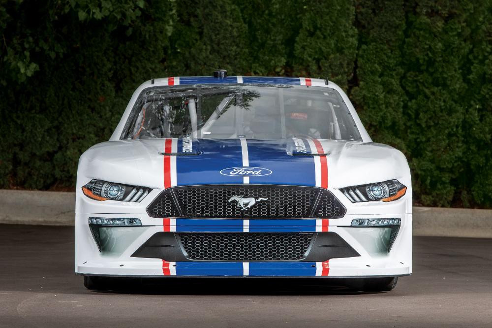 Ford Performance представили обновленный Mustang NASCAR для следующего сезона
