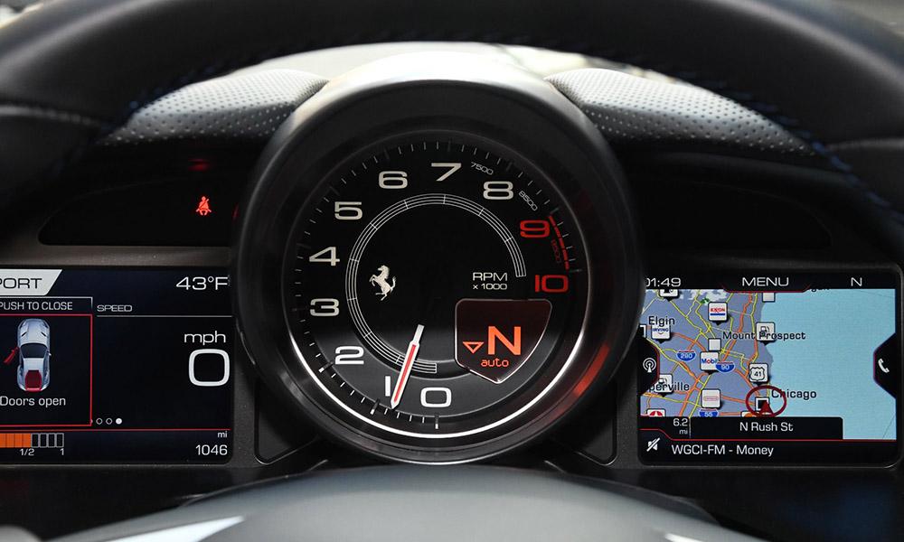 Панель приборов Ferrari 812 Superfast