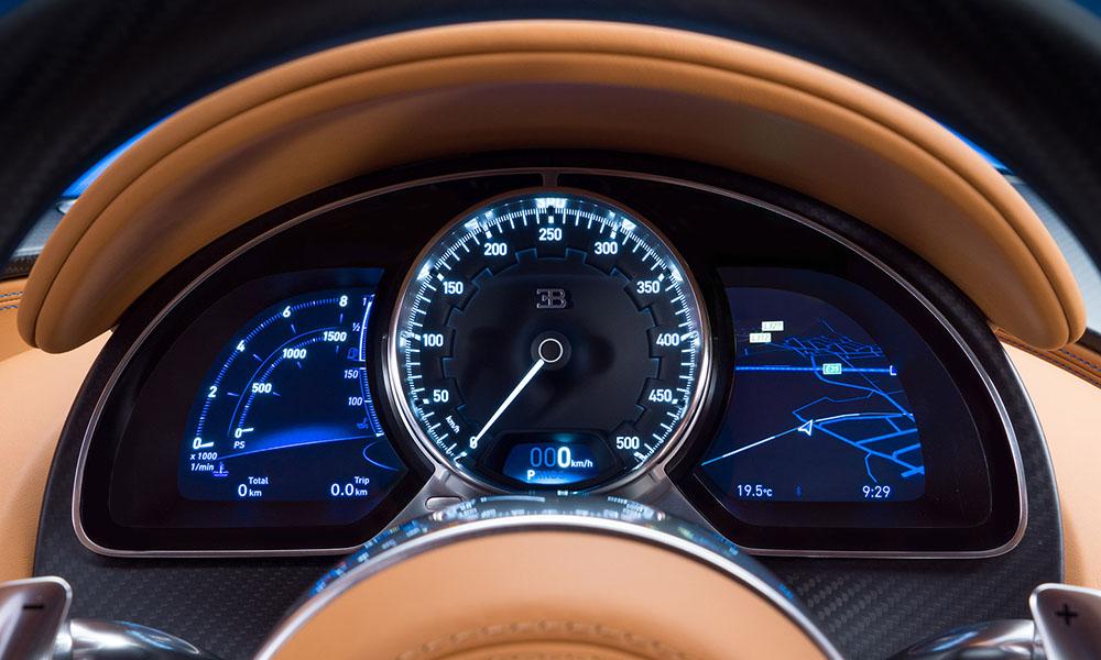 Панель приборов Bugatti Chiron