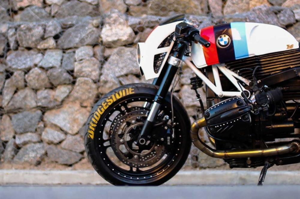 Преображение BMW R1100S в кафе рейсер