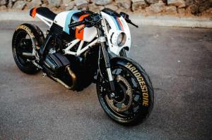 BMW R1100S by Lucky Customs
