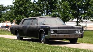 Lincoln Continental Executive Limousine Elvis Presley by Lehmann-Peterson