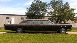 Lincoln Continental Executive Limousine Elvis Presley by Lehmann-Peterson