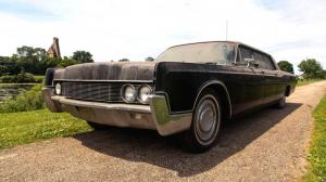 Lincoln Continental Executive Limousine Elvis Presley by Lehmann-Peterson