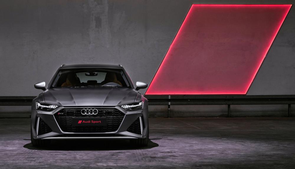 Audi показали свой новый уникальный универсал RS6 Avant