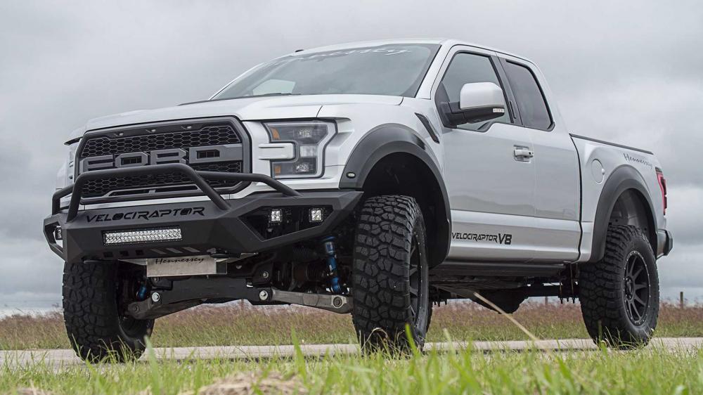Джон Хеннесси показал сердитое рычание VelociRaptor V8