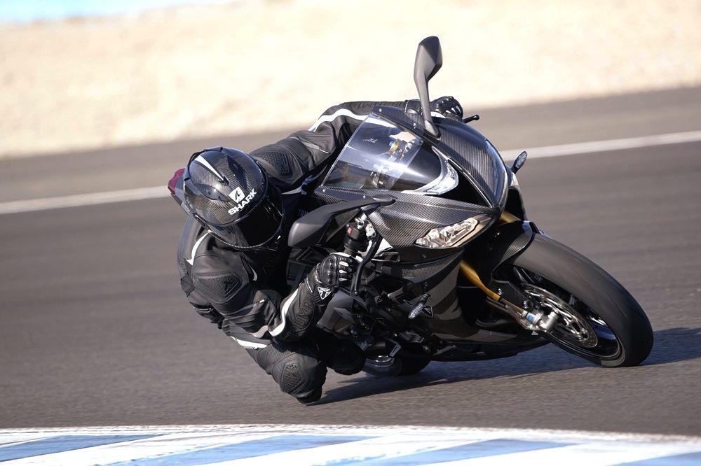 На Гран При в Сильверстоуне показали байк Triumph Daytona Moto2 765