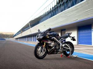 Triumph Daytona Moto2 765 2019 года