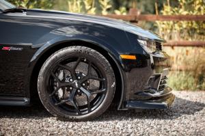 Chevrolet Camaro Z28 2015 года, принадлежащий Крису Харрису
