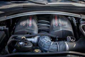 Chevrolet Camaro Z28 2015 года, принадлежащий Крису Харрису