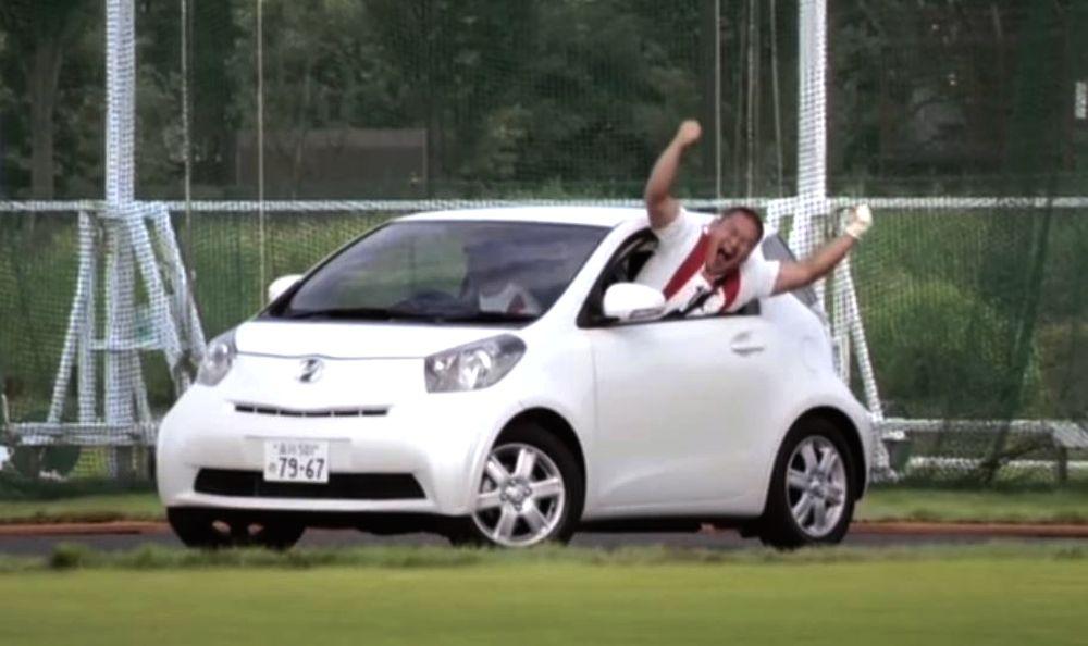 Toyota iQ: Hammer Throw — Метание молота (2010 г., Япония)
