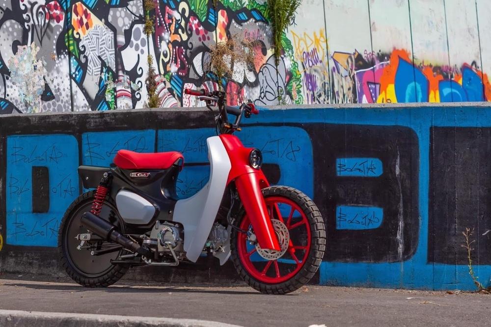 Honda Super Cub by Greaser Garage