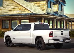 Ram 1500 Big Horn Night Edition Crew Cab 2019 года
