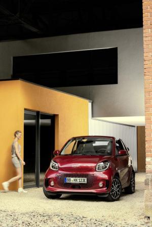 Smart EQ ForTwo Cabrio 2019 года