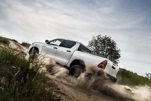 Toyota Hilux Double Cab Exclusive Black 2019 года