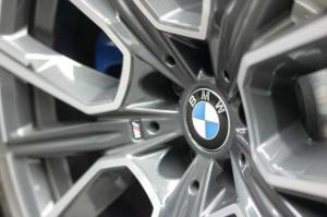 BMW M760Li xDriver Atlantis Blue by Abu Dhabi Motors