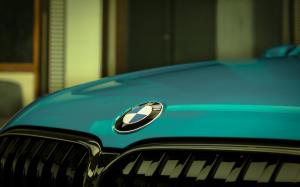 BMW M760Li xDriver Atlantis Blue by Abu Dhabi Motors