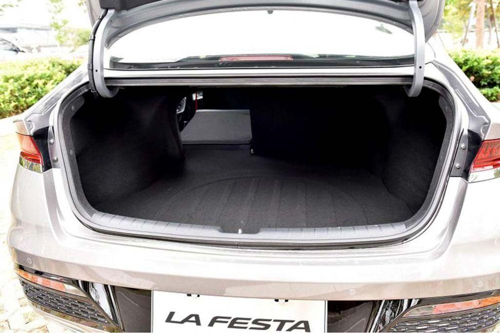 Hyundai Lafesta 2019 года