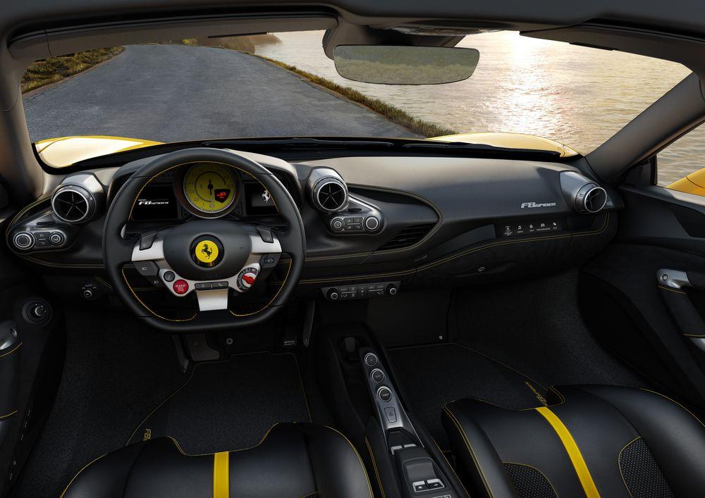 Ferrari F8 Spider 2019 года