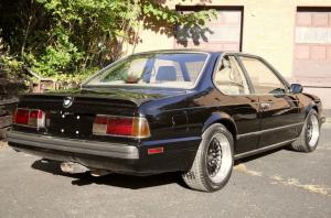 BMW M6 1988 года