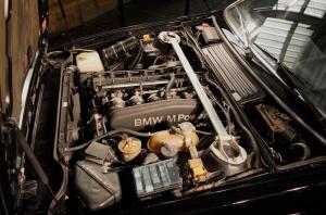 BMW M6 1988 года
