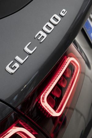 Mercedes-Benz GLC300 e 4Matic 2019 года