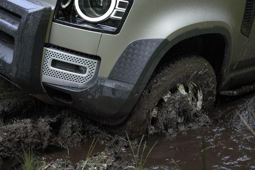 2020 Land Rover Defender 90 D240 SE Explorer Pack