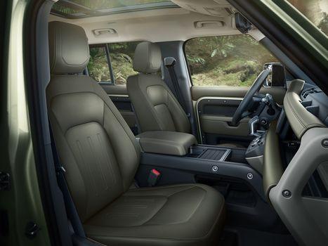 2020 Land Rover Defender 110 Country Pack First Edition