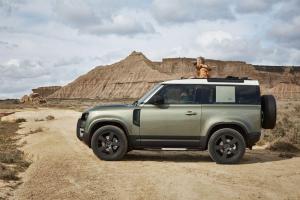 Land Rover Defender 90 D240 SE Adventure Pack 2020 года