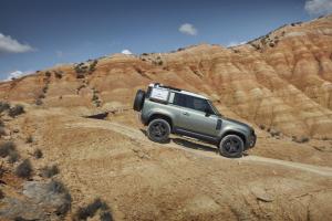 Land Rover Defender 90 D240 SE Adventure Pack 2020 года
