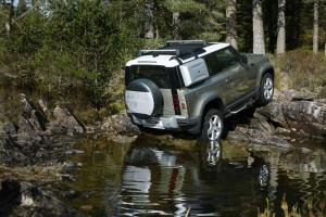 Land Rover Defender 90 D240 SE Adventure Pack 2020 года