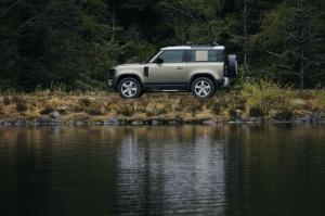 Land Rover Defender 90 D240 SE Adventure Pack 2020 года