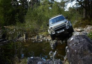 Land Rover Defender 90 D240 SE Adventure Pack 2020 года
