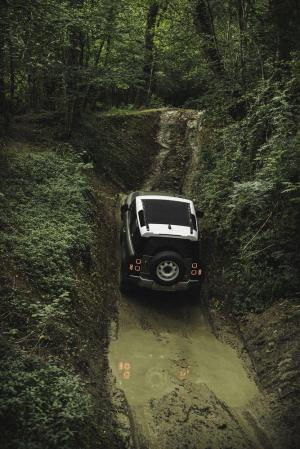 Land Rover Defender 90 D240 SE Explorer Pack 2020 года