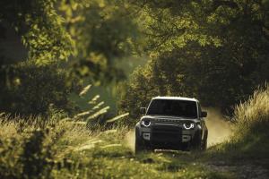 Land Rover Defender 90 D240 SE Explorer Pack 2020 года