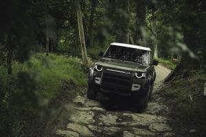 Land Rover Defender 90 D240 SE Explorer Pack 2020 года
