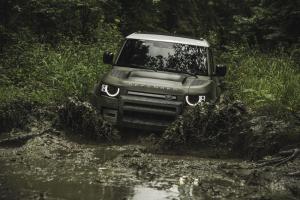 Land Rover Defender 90 D240 SE Explorer Pack 2020 года