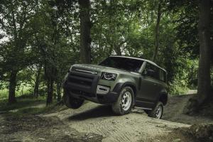 Land Rover Defender 90 D240 SE Explorer Pack 2020 года