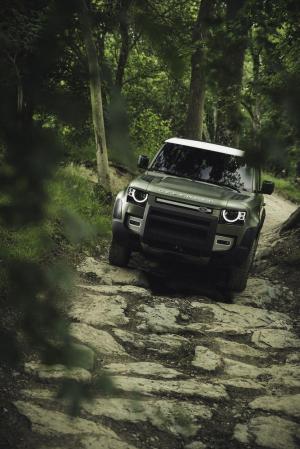 Land Rover Defender 90 D240 SE Explorer Pack 2020 года