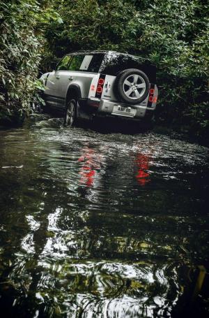 Land Rover Defender 110 Country Pack First Edition 2020 года