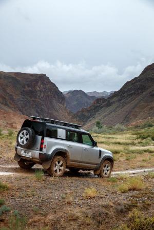 Land Rover Defender 110 Explorer Pack First Edition 2020 года