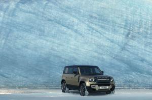 Land Rover Defender 110 P400 X 2020 года